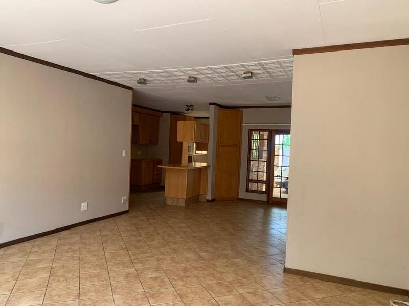 5 Bedroom Property for Sale in Wilkoppies North West